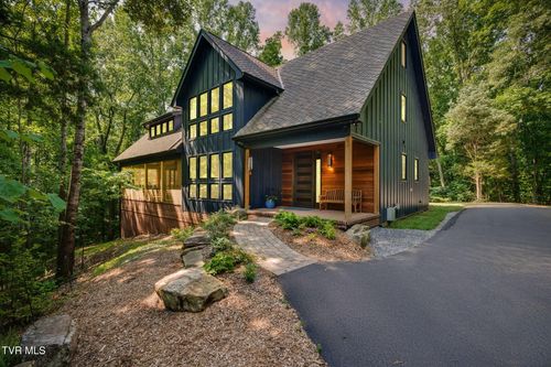 379 Hideaway Farm Rd, Piney Flats, TN, 37686-3526 | Card Image