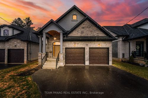 236 Mount Pleasant St, Brantford, ON, N3T1V1 | Card Image