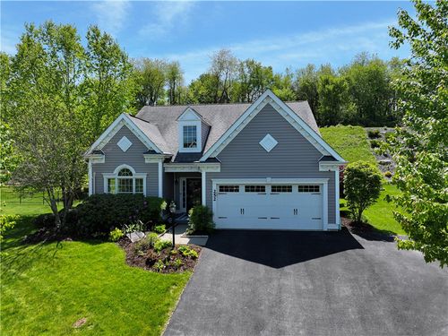 252 Estates Dr, Gibsonia, PA, 15044-9102 | Card Image