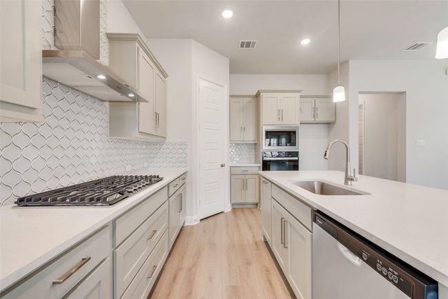 7121 Daytona Mews, House other with 3 bedrooms, 3 bathrooms and null parking in Rowlett TX | Image 4