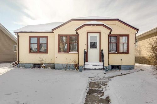 5213 50 Ave, Ponoka, AB, T4J1H9 | Card Image