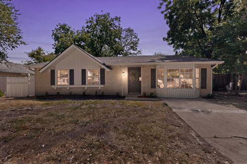 516 Clover Ln, Garland, TX, 75043-3209 | Card Image