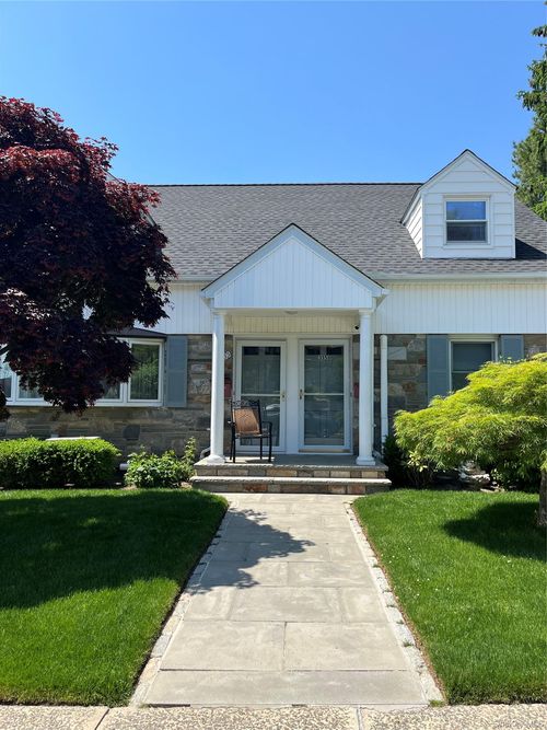 315 Gainsborg Ave E, West Harrison, NY, 10604-2036 | Card Image