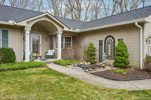 24871 Edgemont Dr, Southfield, MI, 48033-6437 | Card Image