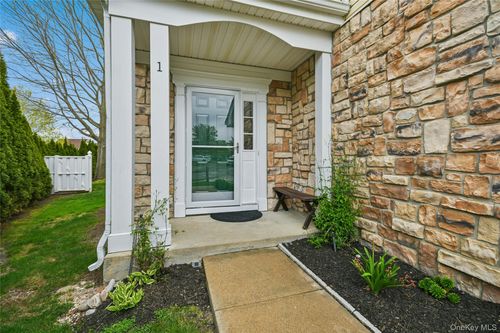 1 Ariel Dr, Middle Island, NY, 11953-2662 | Card Image