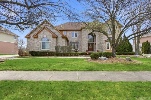 2935 Ivy Hill Dr, Commerce Township, MI, 48382-5104 | Card Image