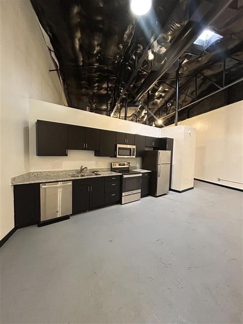 2005-104-2007 S Ervay St, Dallas, TX, 75215-2182 | Card Image