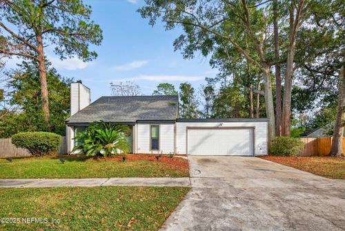 8305 Coralberry Ln, JACKSONVILLE, FL, 32244-5709 | Card Image