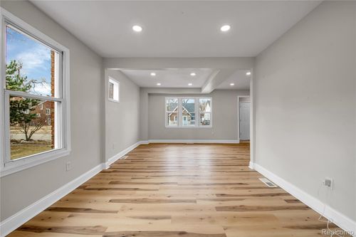 13332 Maiden St, Detroit, MI, 48213-2023 | Card Image