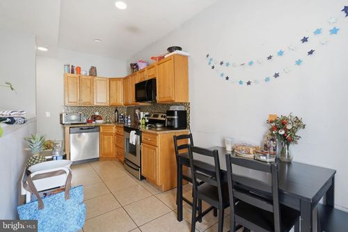 1725 W Berks St, PHILADELPHIA, PA, 19121-3380 | Card Image