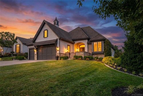 114 Wolsey Bridge Pkwy, Belton, MO, 64012-7823 | Card Image