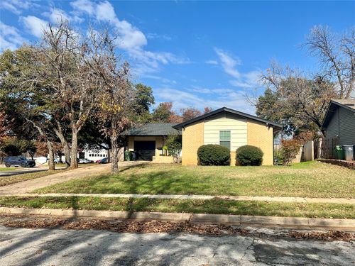 1113 Eric Ave, Arlington, TX, 76012-3207 | Card Image