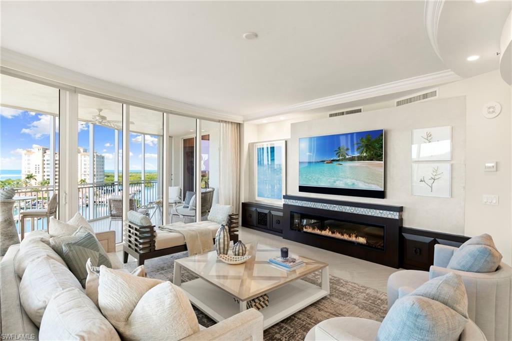 Residential in NAPLES 3