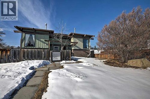 80 Queen Alexandra Close Se, Calgary, AB, T2J3P8 | Card Image