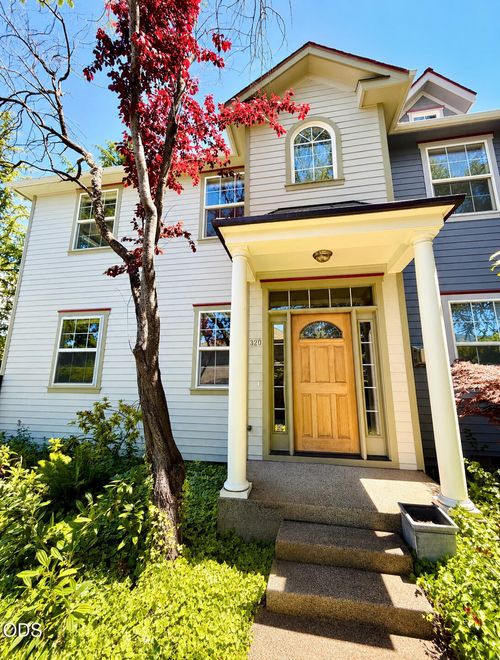 820 Park St, Ashland, OR, 97520-2553 | Card Image