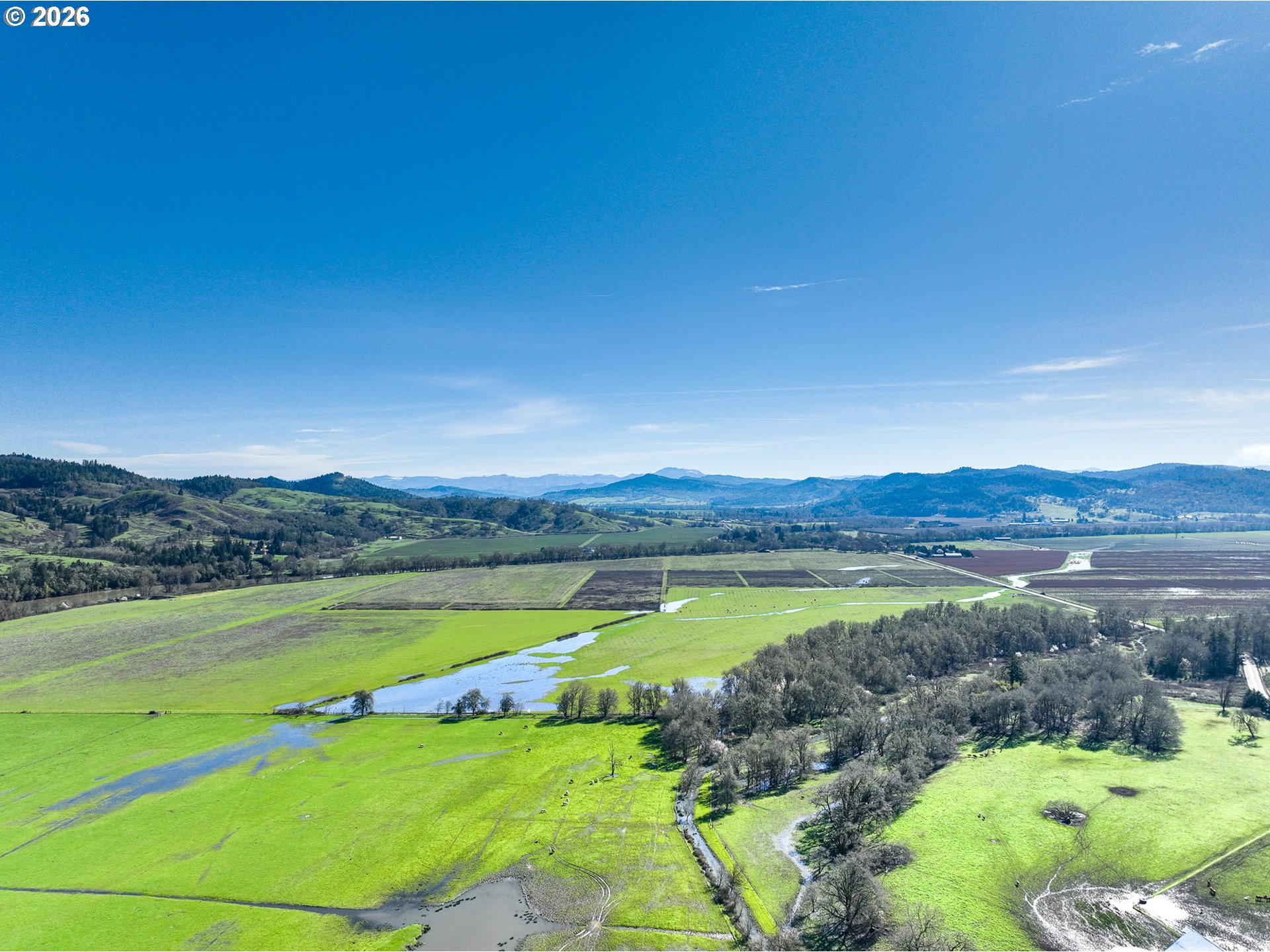 Land in Umpqua