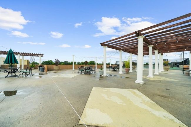 UNIT-1608 - 5300 Peachtree Rd, Condo with 2 bedrooms, 2 bathrooms and 2 parking in Chamblee GA | Image 35