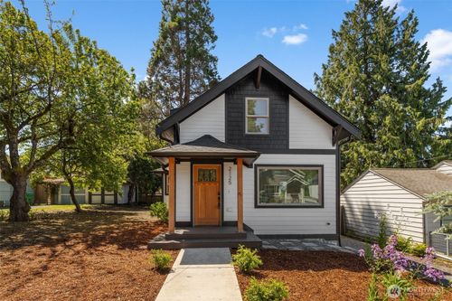 2125 N 90th St, Seattle, WA, 98103-4123 | Card Image