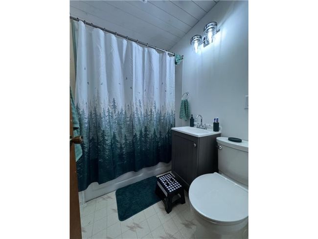 Bathroom | Image 11
