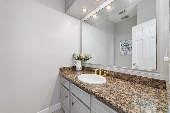 17507 Shelburne Ln, House other with 5 bedrooms, 4 bathrooms and 2 parking in Spring TX | Image 17
