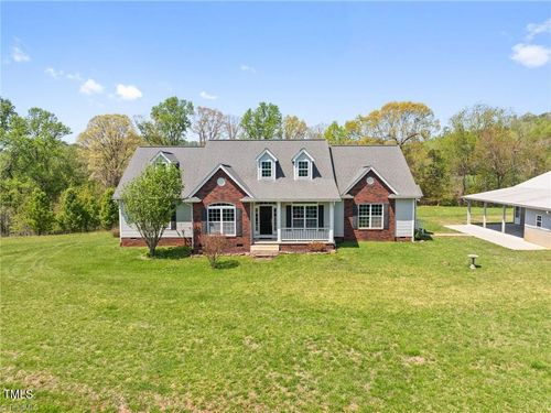 1046 Linneys Mill Rd, Union Grove, NC, 28689-9201 | Card Image