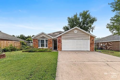 3829 W Gardenia Drive, Fayetteville, AR, 72704 | Card Image