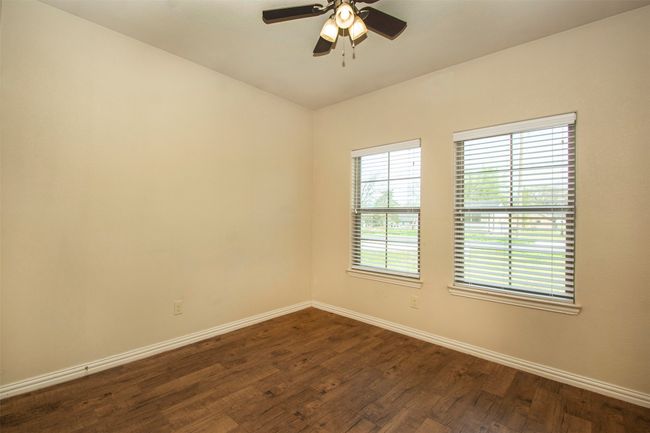 704 E Bullock St, House other with 3 bedrooms, 2 bathrooms and null parking in Denison TX | Image 7