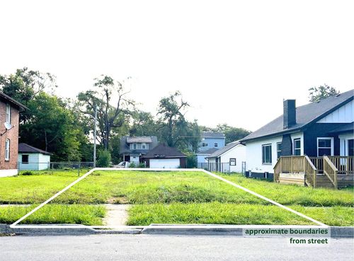 757 Pierce St, Gary, IN, 46402-2123 | Card Image