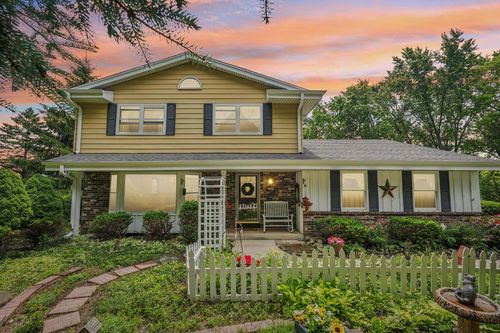 18815 W Observatory Road, New Berlin, WI, 53146 | Card Image