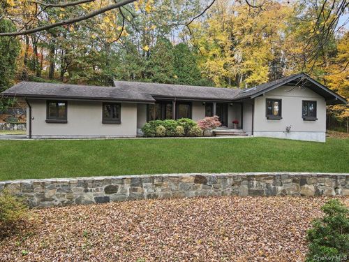 20 Faraway Rd, North Castle, NY, 10504-1214 | Card Image