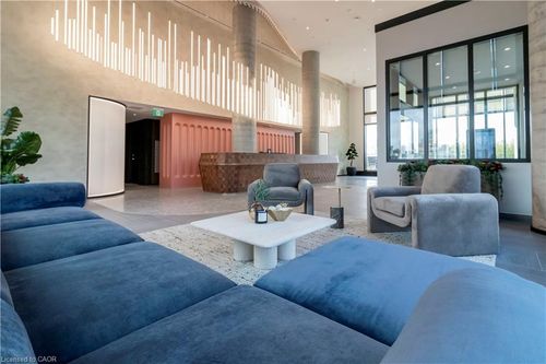 1908-25 Wellington St S, Kitchener, ON, N2G0G5 | Card Image