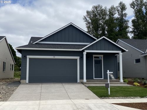 710 Tigerlily St, Silverton, OR, 97381 | Card Image