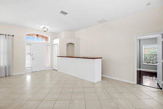 3218 Sw Crumpacker St, House other with 3 bedrooms, 2 bathrooms and null parking in Port Saint Lucie FL | Image 9