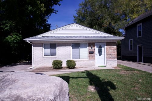 1205 E 14 Mile Rd, Birmingham, MI, 48009-2090 | Card Image