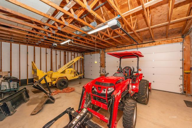 Garage | Image 47