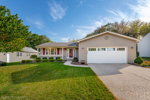 4819 W Glenbrook Trl, McHenry, IL, 60050-5492 | Card Image