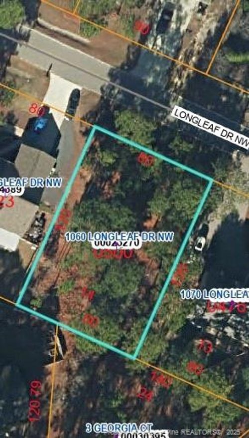 1060 Longleaf Dr Nw, Pinehurst, NC, 28374-8330 | Card Image