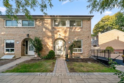 32-1 Wootten Way S, Markham, ON, L3P3H7 | Card Image