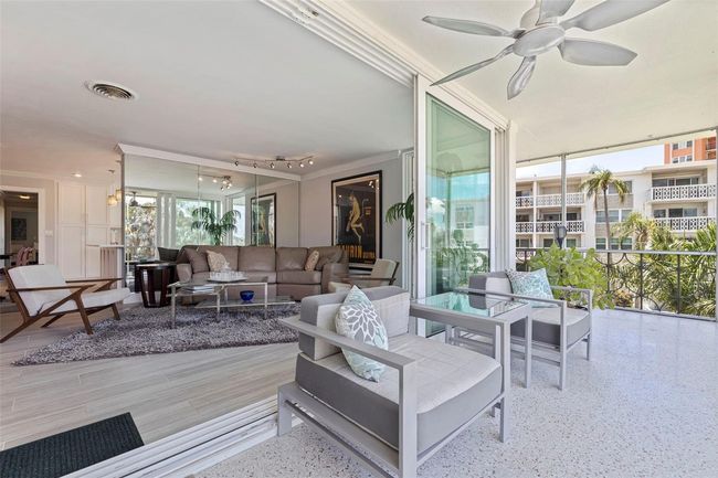UNIT-6 - 1060 N Shore Dr Ne, Condo with 2 bedrooms, 2 bathrooms and null parking in ST PETERSBURG FL | Image 28