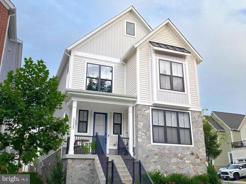 23099 Glenwood Heights Cir, BRAMBLETON, VA, 20148-6492 | Card Image