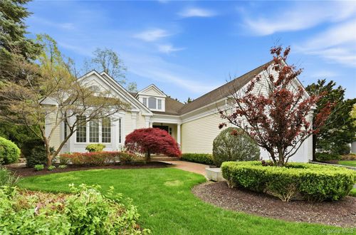 41 Evergreen Cir, Manhasset, NY, 11030-3934 | Card Image
