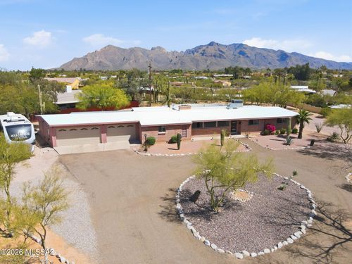 900 W Las Palmas Dr, Tucson, AZ, 85704-2722 | Card Image