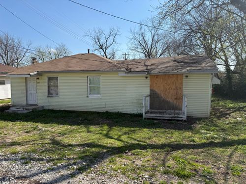 205 E Meadow Avenue, Crane, MO, 65633 | Card Image