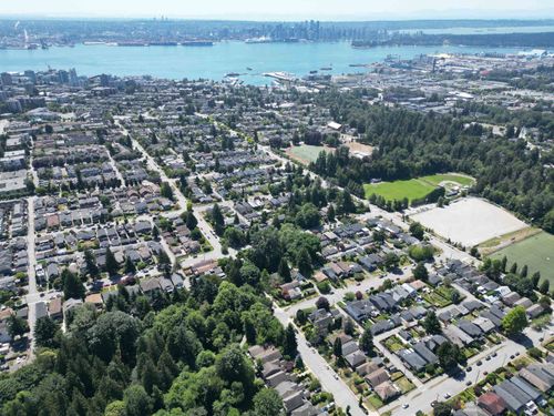 1949 Mahon Ave, North Vancouver, BC, V7M2T4 | Card Image