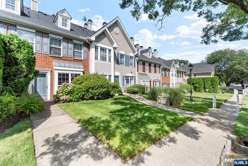 1086 Coventry Way, Mahwah, NJ, 07430-1382 | Card Image