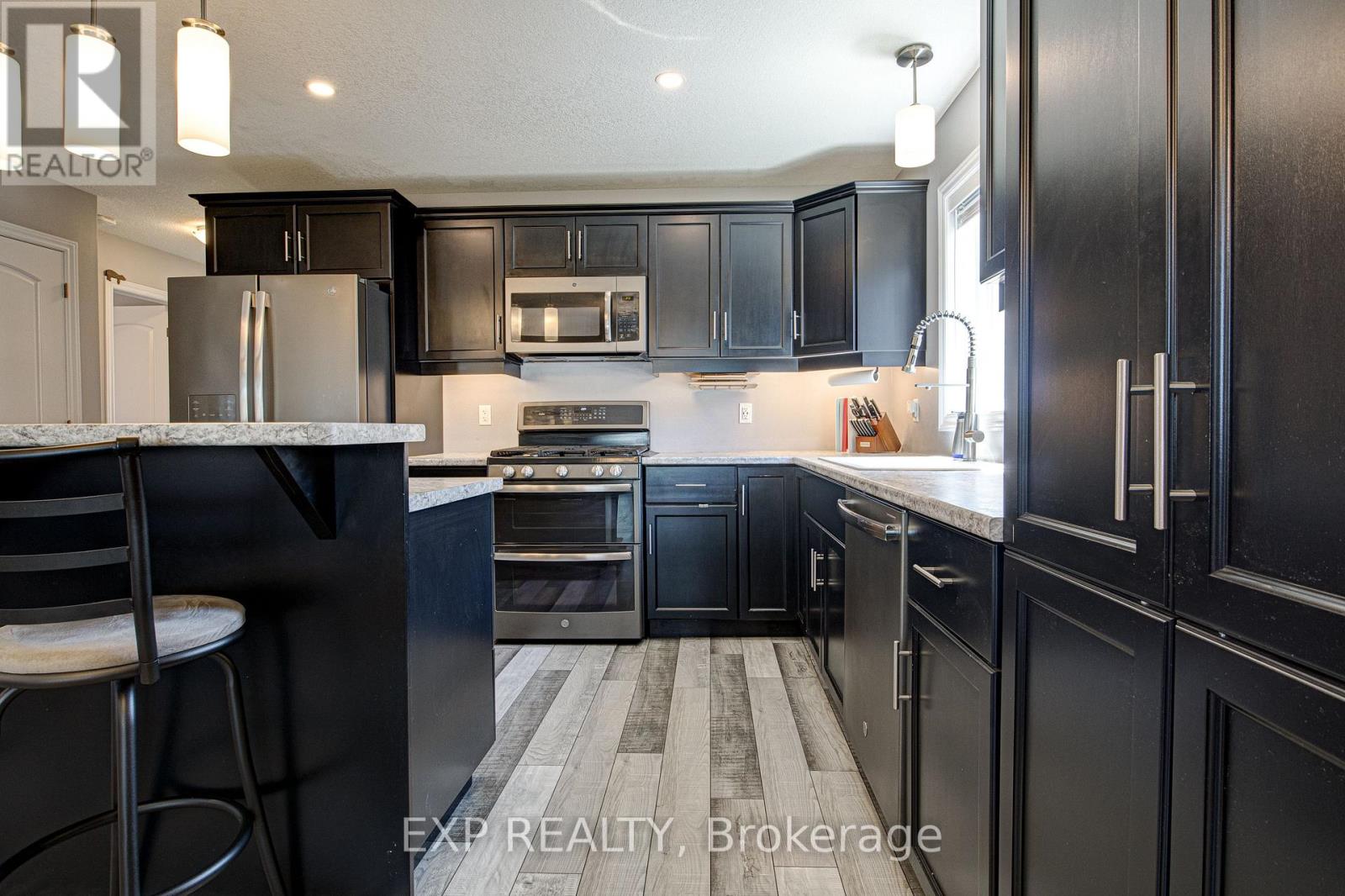 Residential in Ingersoll (Ingersoll - South) 5