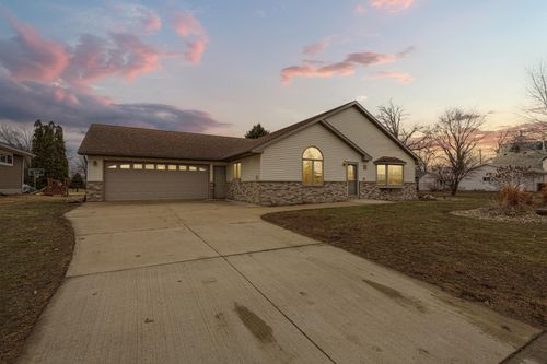 216 3rd St Ne, New Richland, MN, 56072-1106 | Card Image