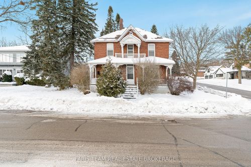 {{alt}} | Card Image