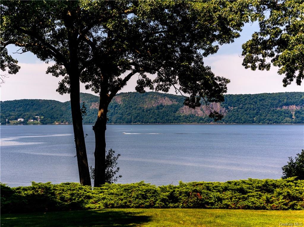 River Rd, Briarcliff Manor, NY 10510