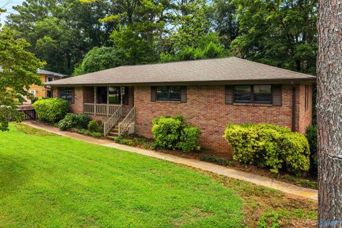 104 Roberta Rd Se, Huntsville, AL, 35802-2439 | Card Image